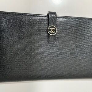 Chanel caviar black wallet